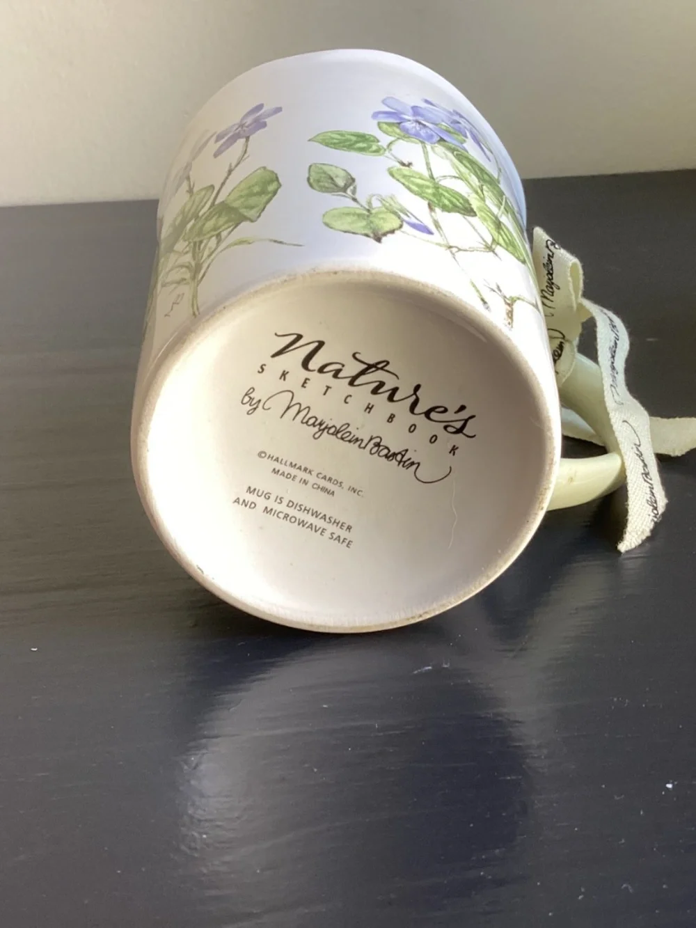 Hallmark Nature’s Sketchbook by Marjolein Basten  Mug “A mother is love” Charm